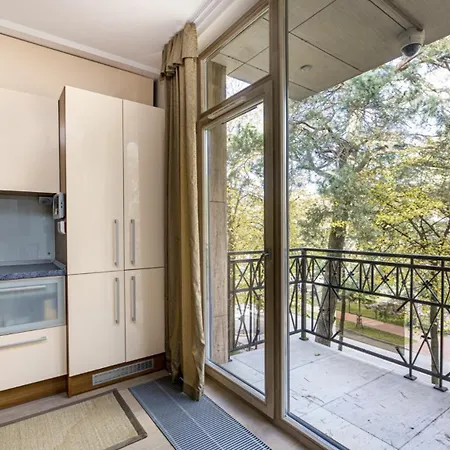 Birute Sunlight 2 Bedrooms *