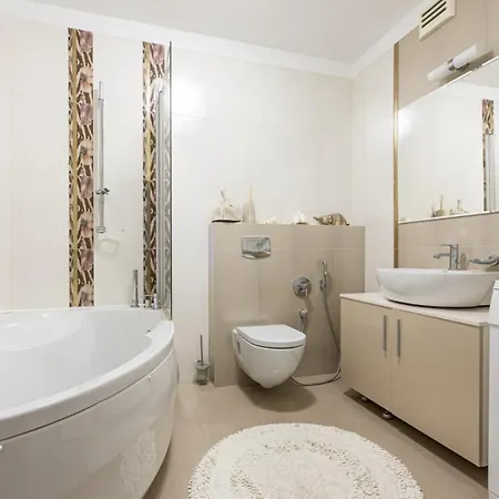 Birute Sunlight 2 Bedrooms Apartament Połąga