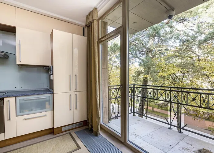 Birute Sunlight 2 Bedrooms *