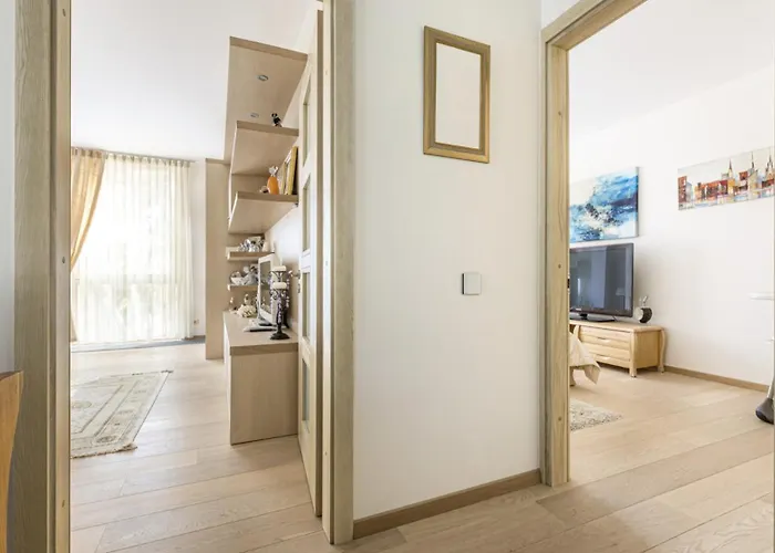 Birute Sunlight 2 Bedrooms דירה פלאנגה